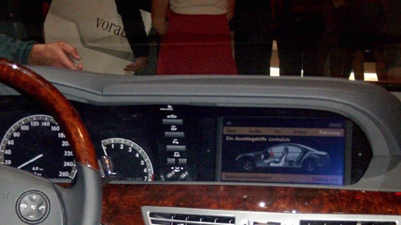 Mercedes COMAND APS NTG3.5 head unit (W221 S-Class)